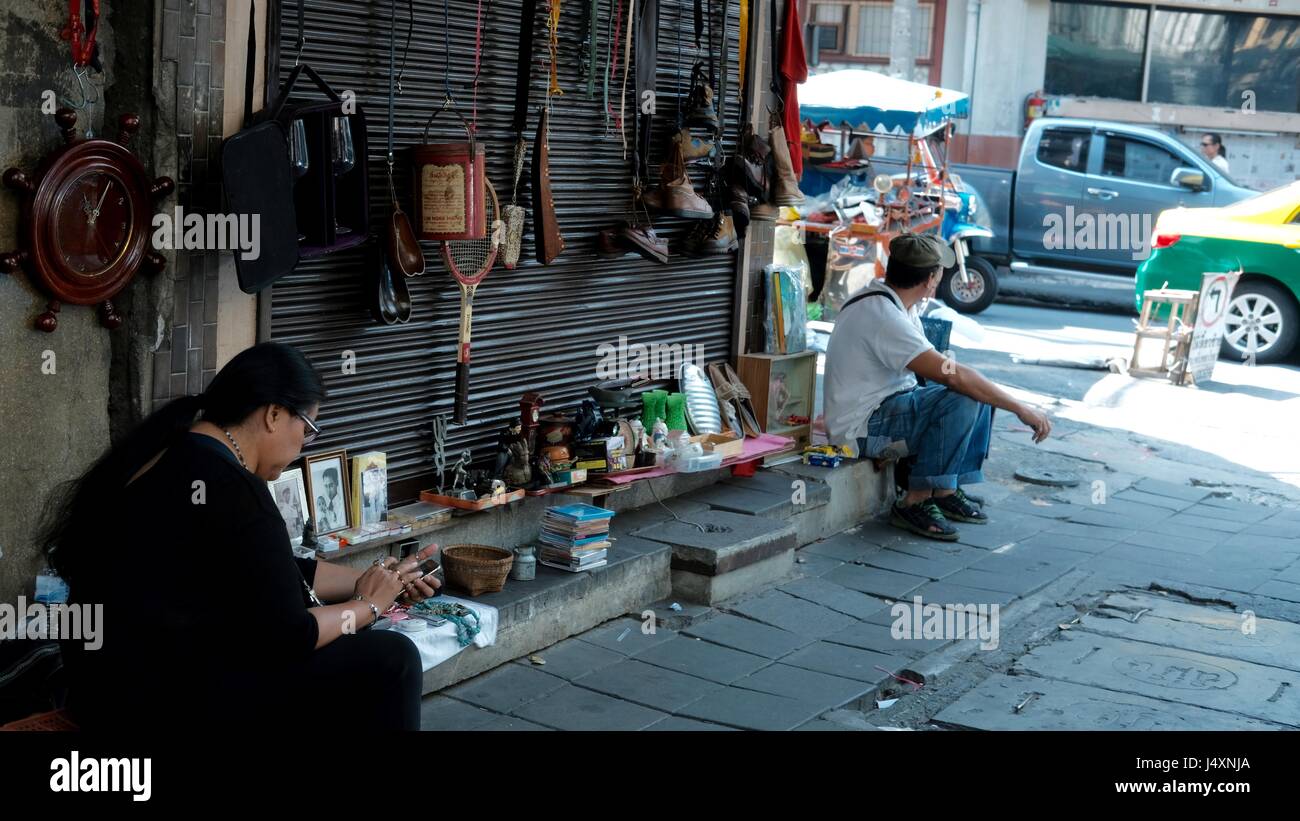 Mercato delle Pulci Thanon Suea POa Chinatown Bangkok in Thailandia Asia Foto Stock