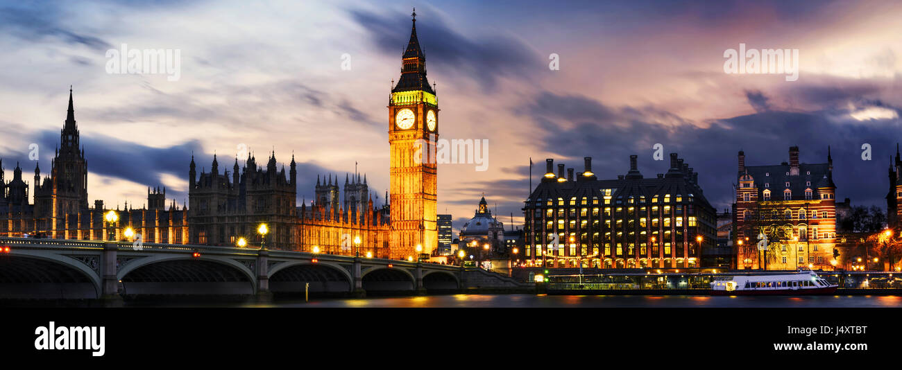 Il Big Ben e le case del parlamento al crepuscolo, London, Regno Unito Foto Stock