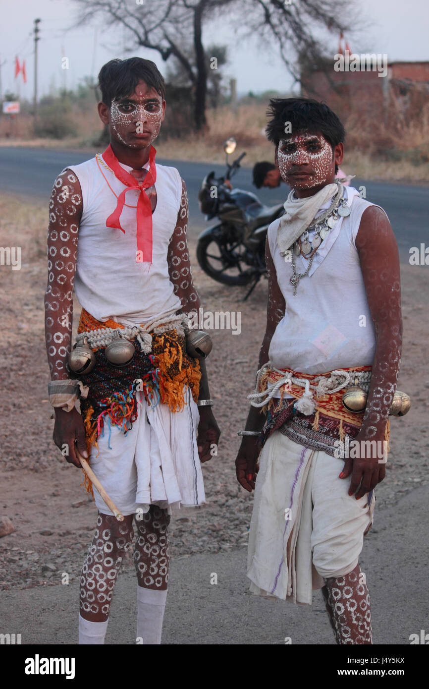 Ballerini , Rathwa Bhils tribù, Kawant, Gujarat, India Foto Stock