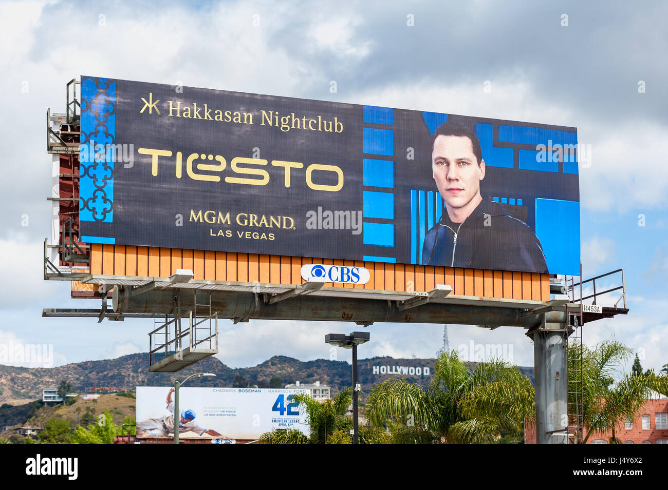 Tabellone gigante a Los Angeles, CA, Stati Uniti d'America, promozione DJ Tiësto giocando in Hakkasan nightclub di MGM Grand Casino di Las Vegas, nanovolt Foto Stock