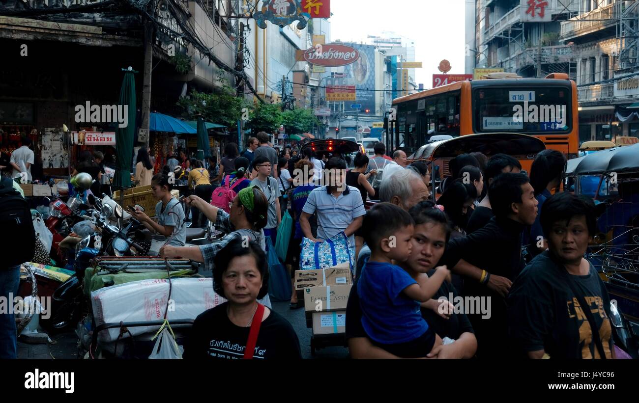 Bancarelle Yaowarat Road Chinatown Bangkok in Thailandia Foto Stock