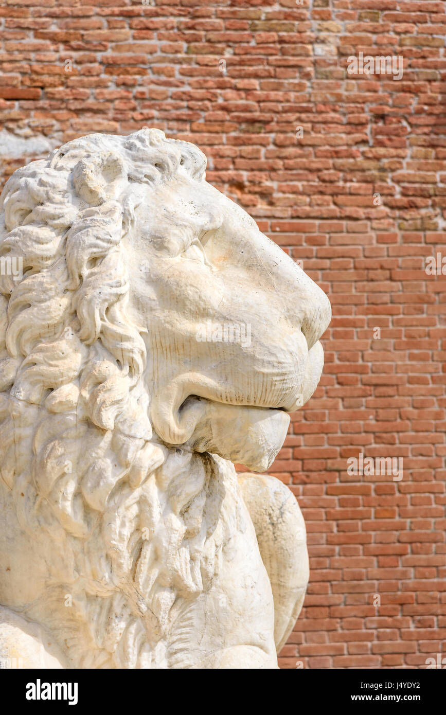 Leone in marmo statua, simbolo di Venezia, Italia Foto Stock