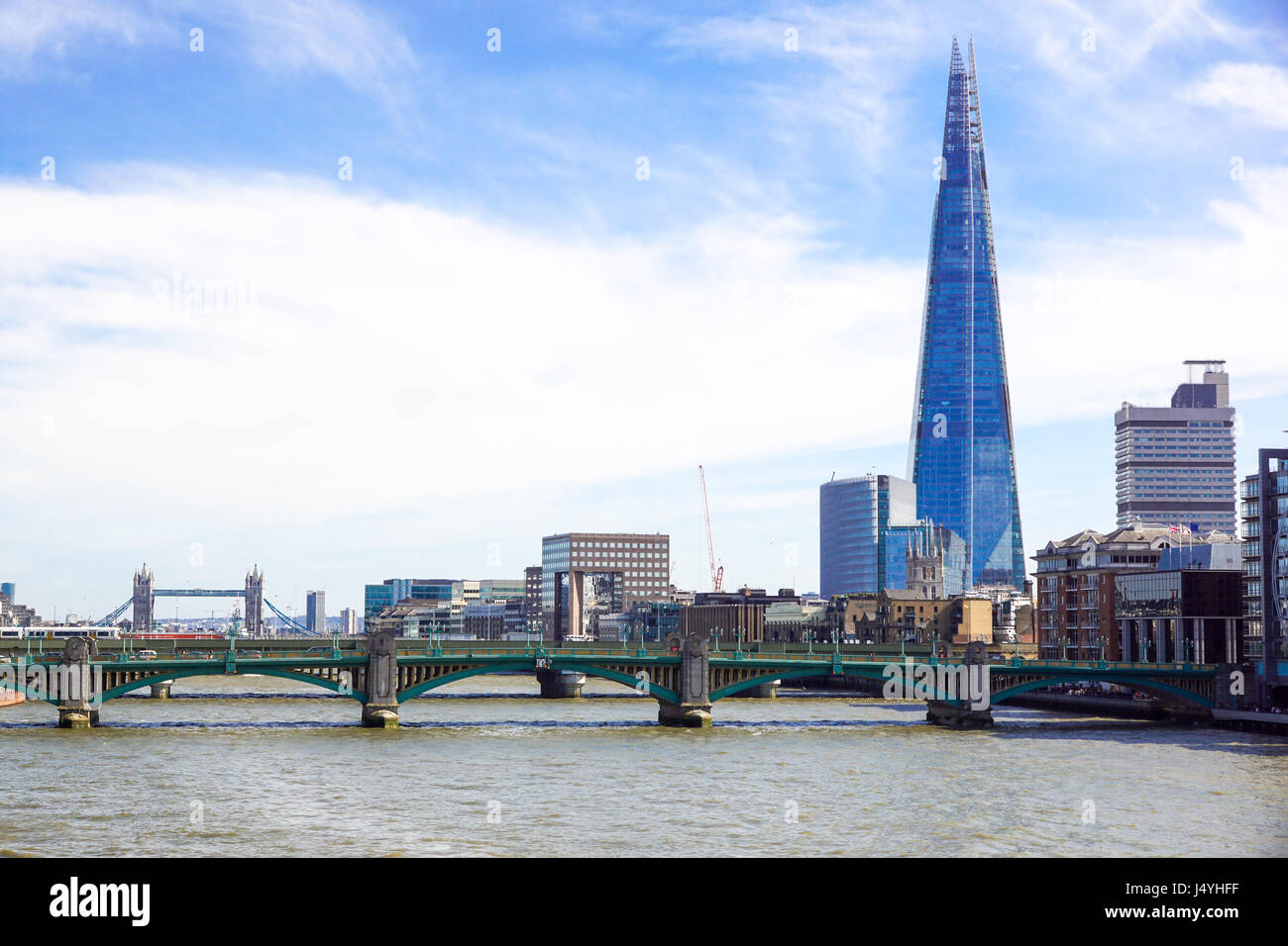 Londra - APR 20 : l'edificio di Shard Riverside e raffigurato su Aprile 20th, 2017, a Londra. La Shard aperto al pubblico nel febbraio 2013. In piedi 309m, il coccio è l'edificio più alto d'Europa. Foto Stock