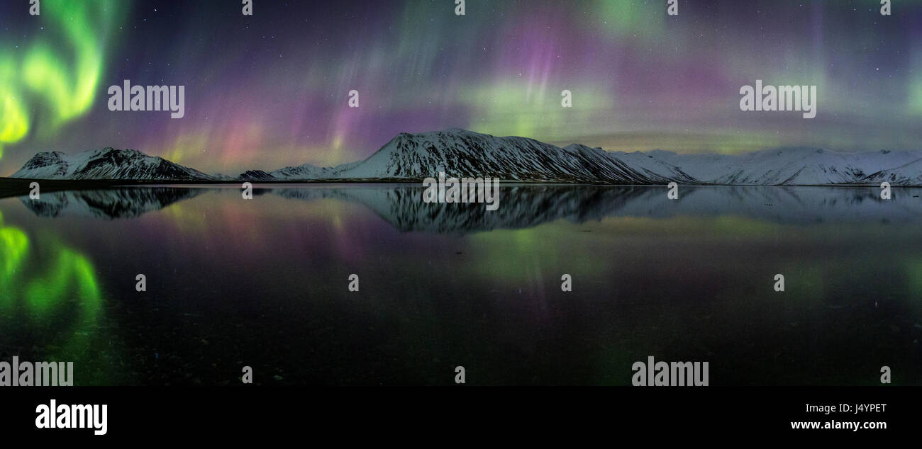 Aurora Boreale o luci del nord sulla penisola Snaefellsnes west Islanda Foto Stock