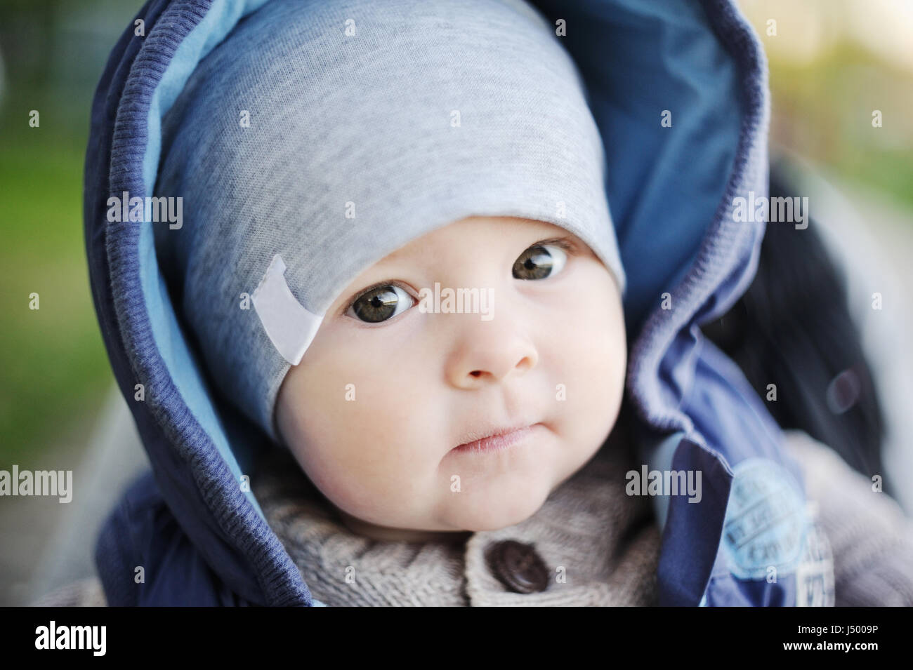 Ritratto di un simpatico kid nel cofano Foto Stock