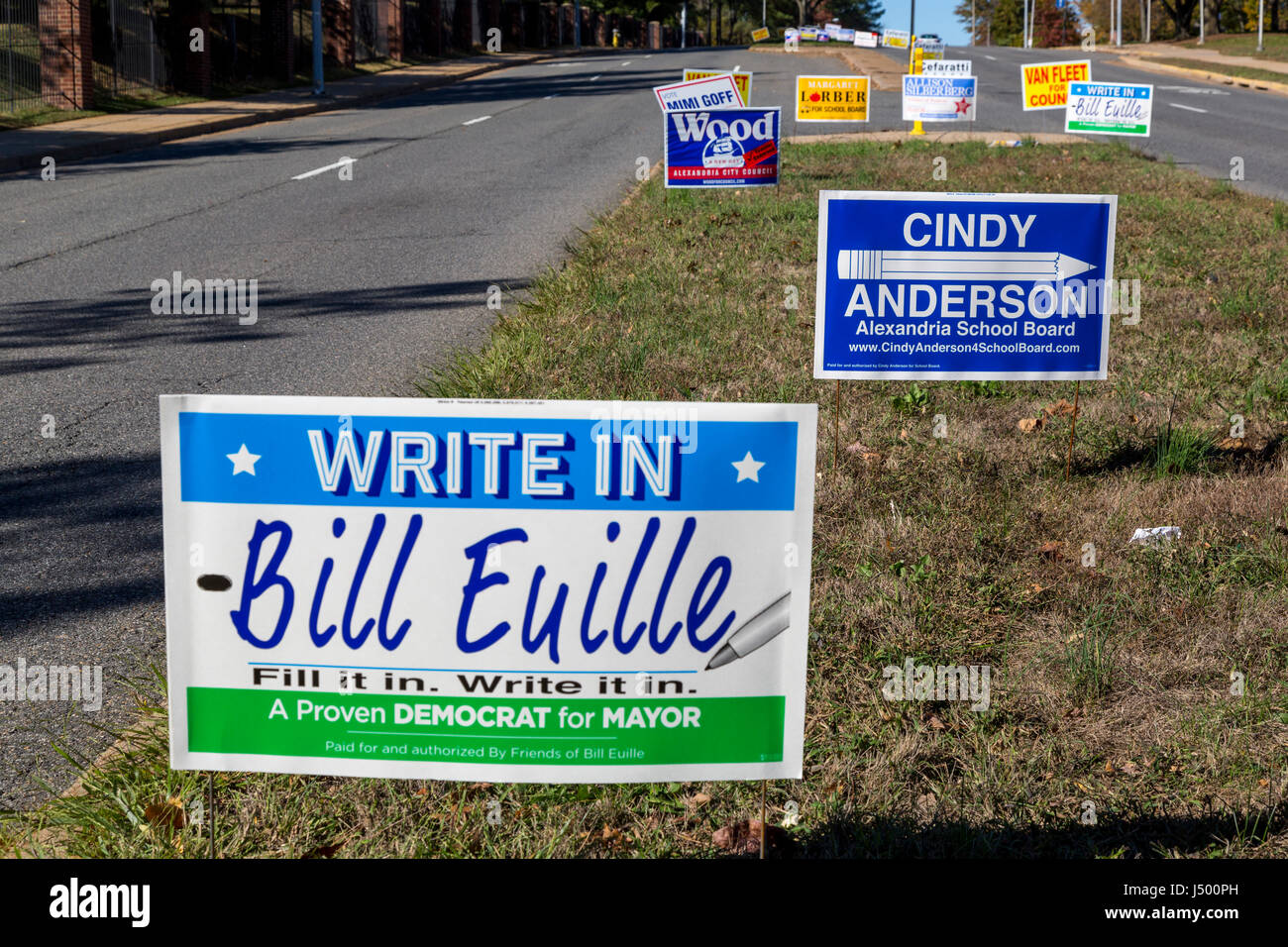American Local campagna elettorale segni Alexandria, Virginia, Stati Uniti d'America. Foto Stock