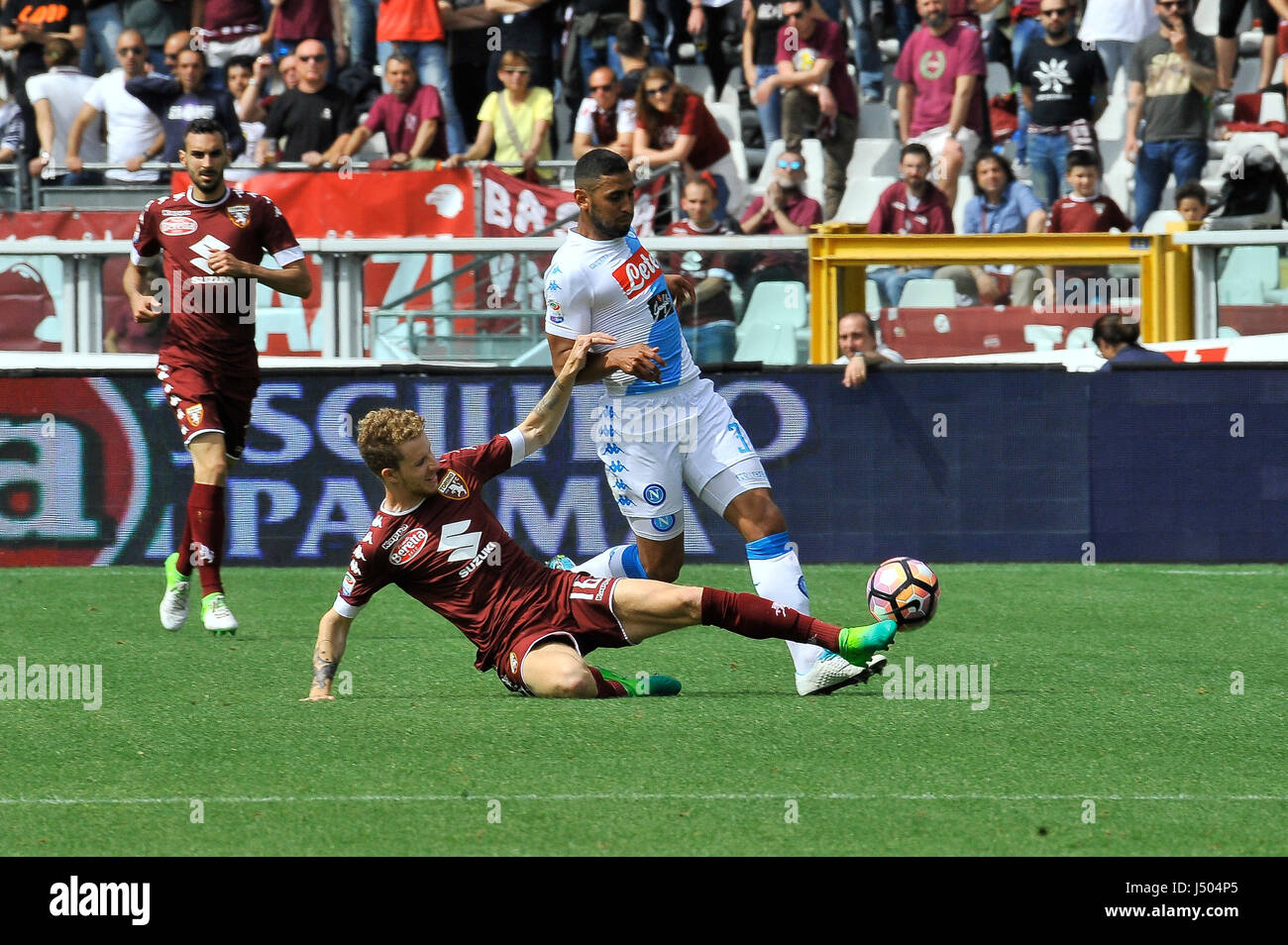 Torino, Italia. 14 Maggio, 2017. Samuel Gustafson durante il match di Serie A TIM tra Torino FC e SSC Napoli presso lo Stadio Olimpico Grande Torino. Il risultato finale della partita è 0-5. Credito: Fabio Petrosino/Alamy Live News Foto Stock