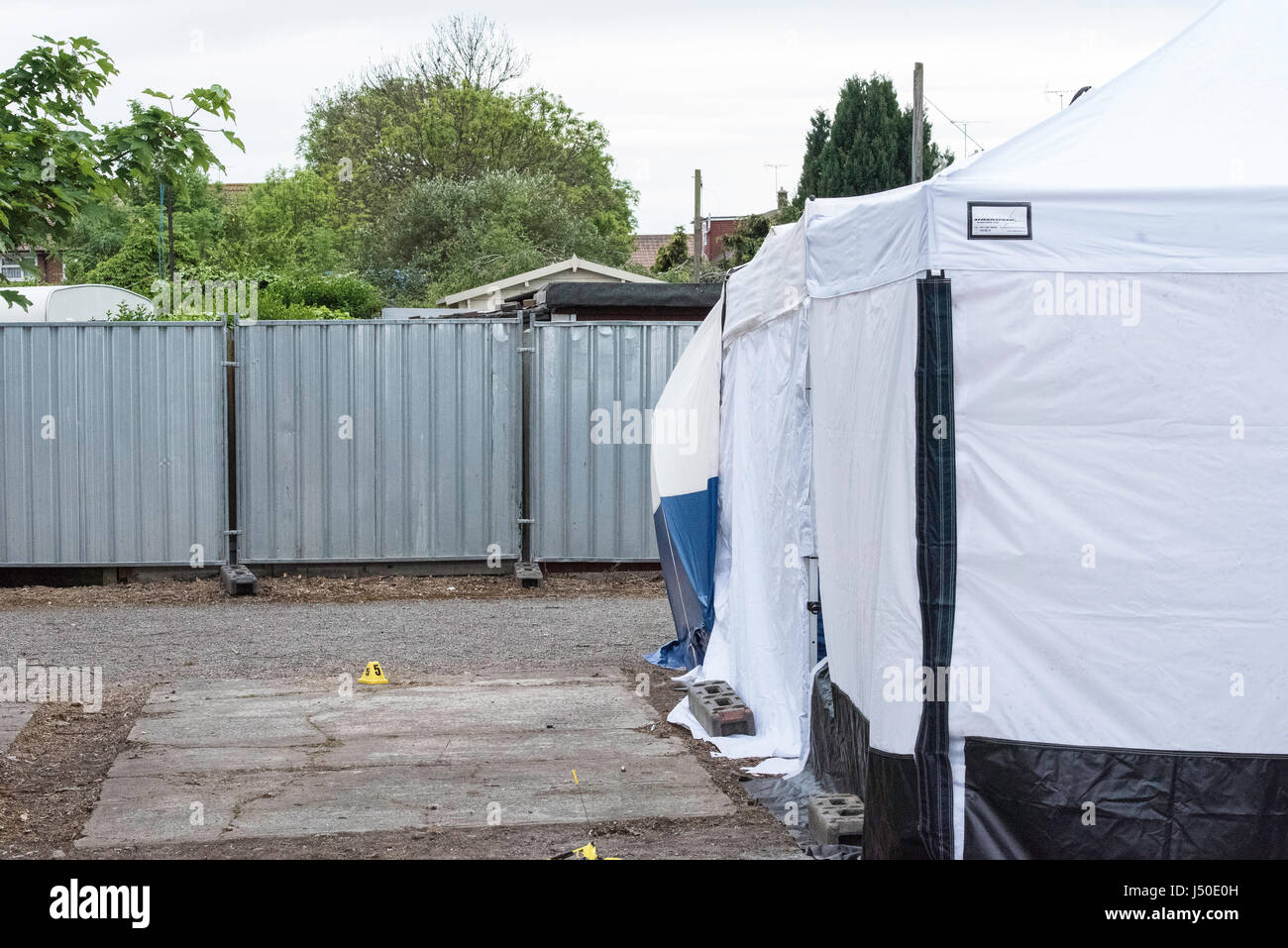 Thurrock, UK. Il 15 maggio 2017. La polizia continua la ricerca per il corpo di Danielle Jones, che è stato assassinato sedici anni fa ma il corpo non è mai stato trovato Credito: Ian Davidson/Alamy Live News Foto Stock