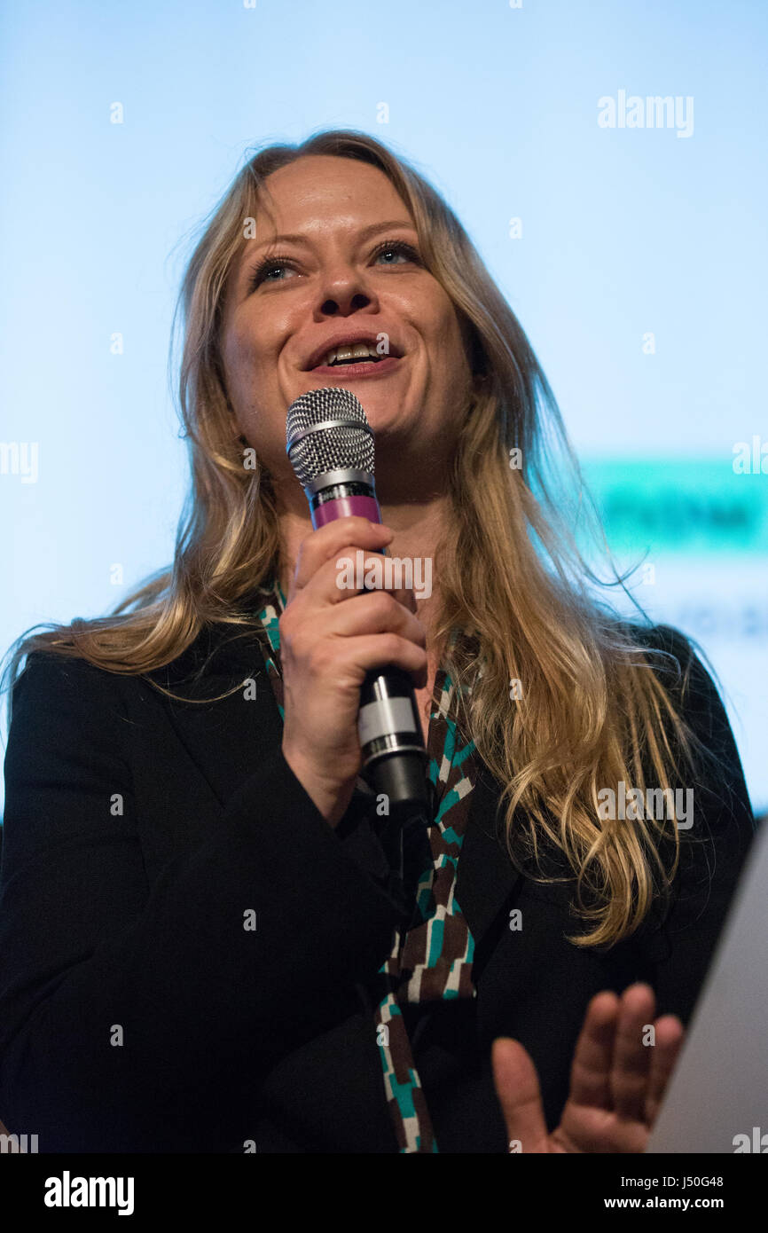 Londra, Regno Unito. 15 Maggio, 2017. Sian Berry, Partito Verde London Assembly Stati, risolve il "Costruire un futuro progressivo' evento di lancio per l'Alleanza Progressista presso la fabbrica di birra della città di Londra. Credito: Mark Kerrison/Alamy Live News Foto Stock