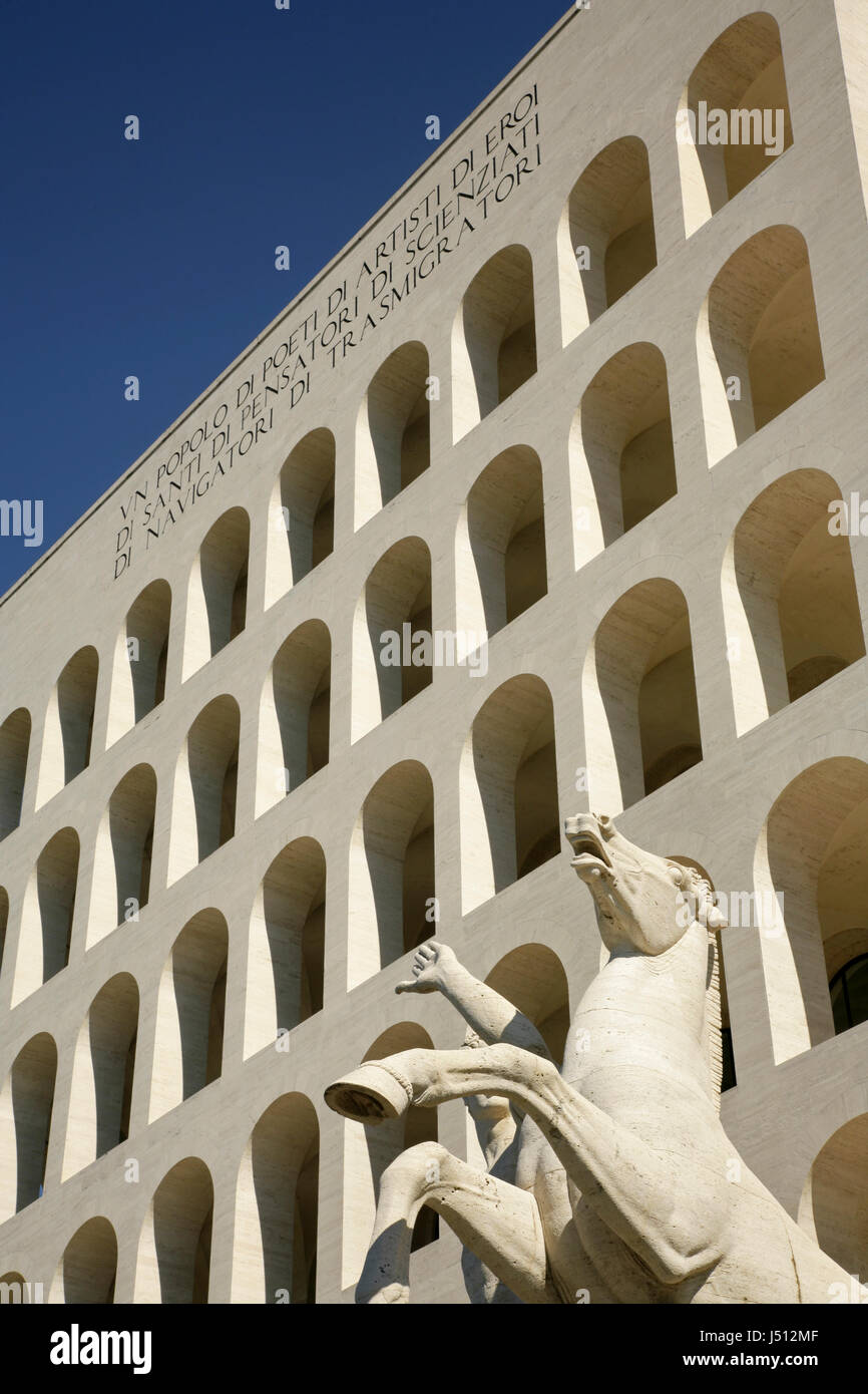Egli 1937 Palazzo della Civiltà Italiana o Palazzo della Civiltà del Lavoro o Colosseo Quadrato (Colosseo Quadrato), Roma, Italia Foto Stock