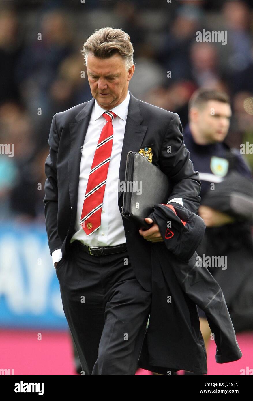 Uno sconsolato LOUIS VAN GAAL BURNLEY V MANCHESTER BURNLEY V MANCHESTER UNITED TURF MOOR BURNLEY INGHILTERRA 30 Agosto 2014 Foto Stock