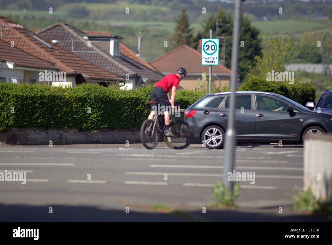 Bike bicicletta scena di traffico incidente near miss ciclismo Foto Stock