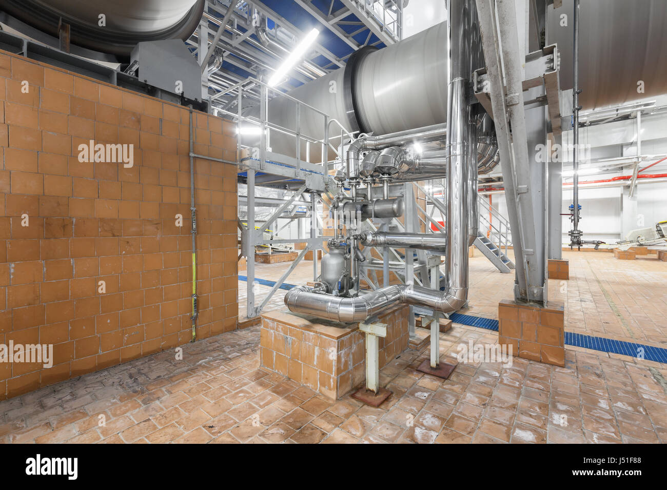 Tamburo di raffreddamento stampo in corrispondenza di un impianto per la produzione di nitrato di ammonio Foto Stock