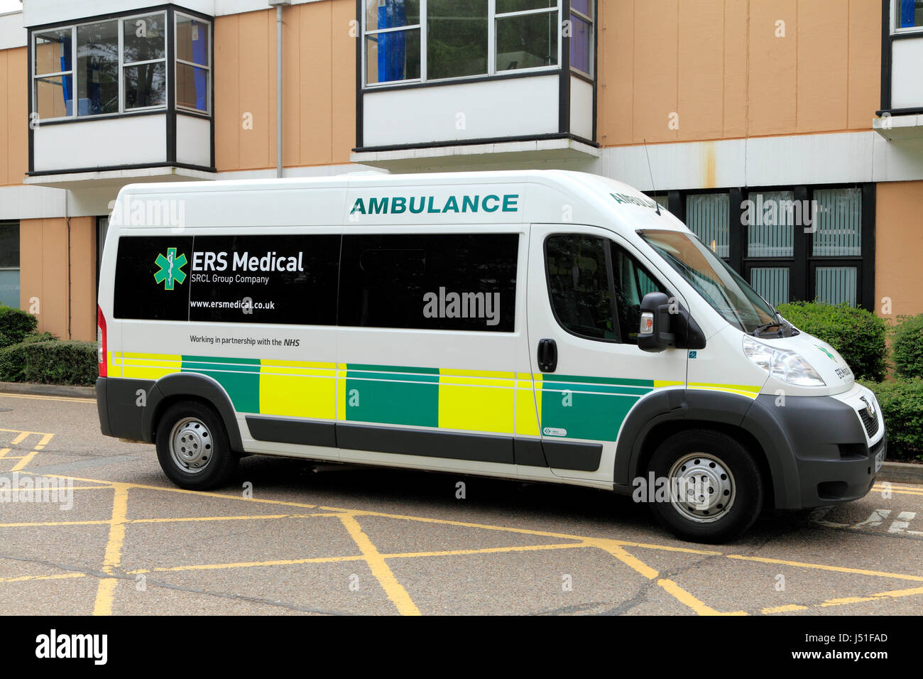 ERS Medical, ambulanza, Queen Elizabeth Hospital, Kings Lynn Norfolk, Inghilterra UK, in partnership con NHS, ambulanze, SRCL gruppo Foto Stock