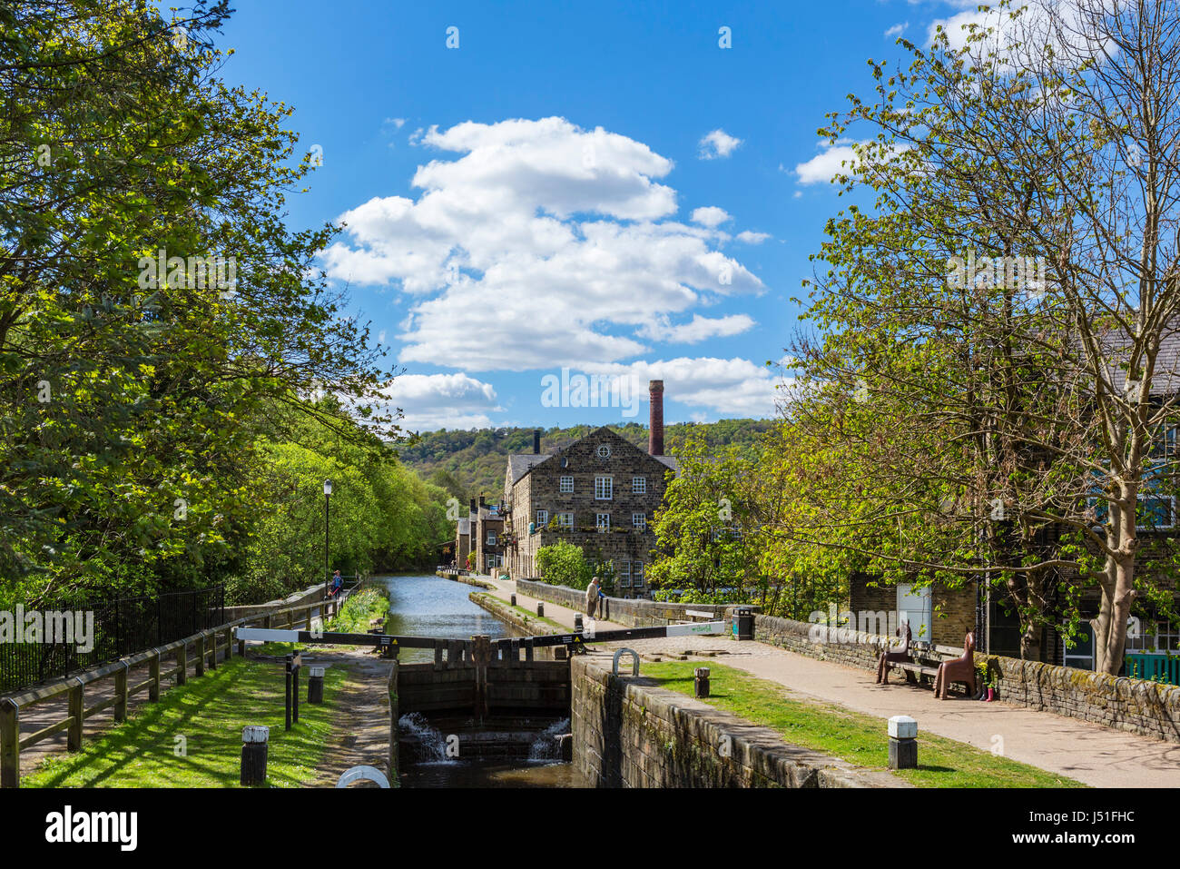 Serratura del Rochdale Canal, Hebden Bridge, West Yorkshire, Inghilterra, Regno Unito. Foto Stock