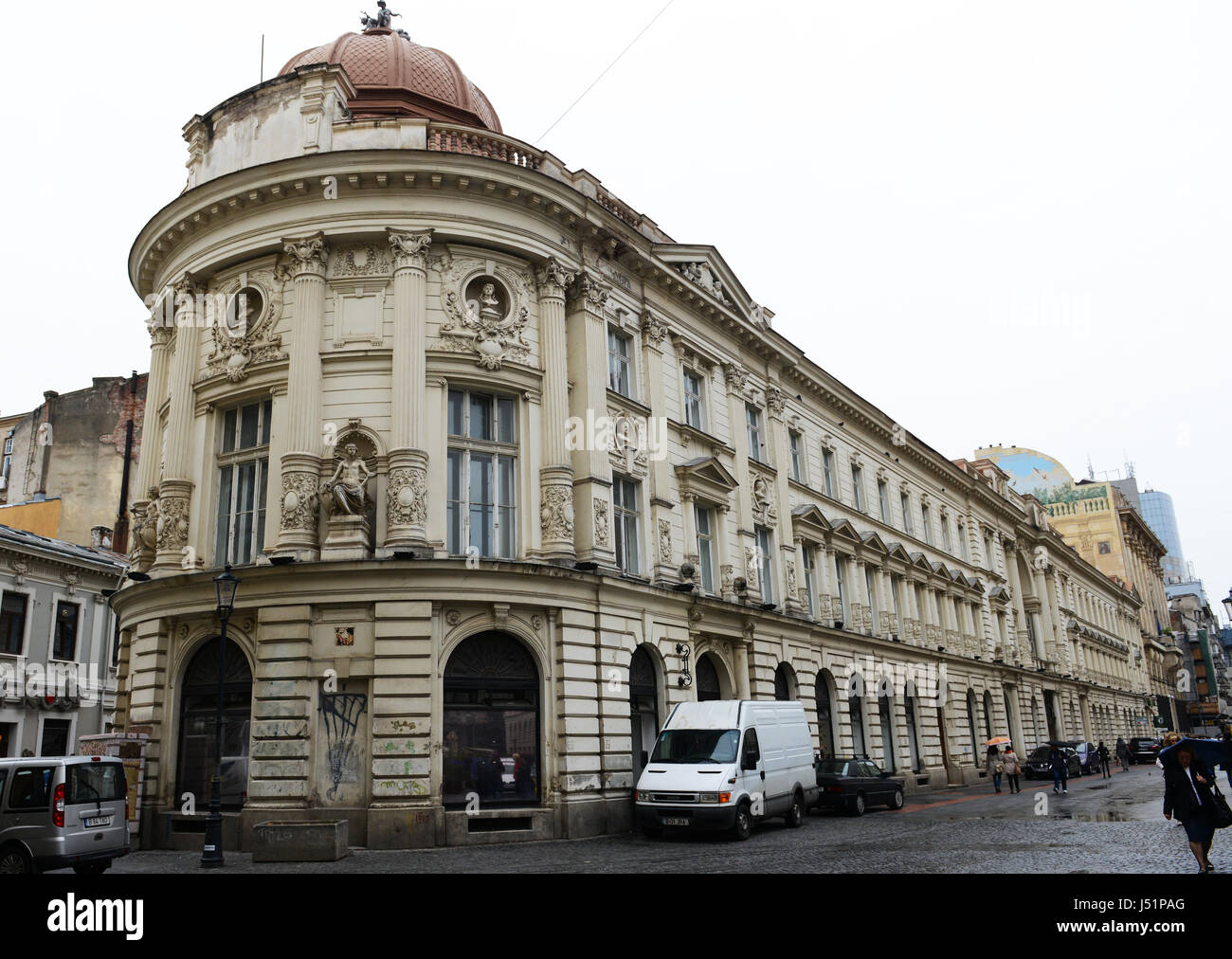 Splendidi vecchi edifici nel centro di Bucarest. Foto Stock