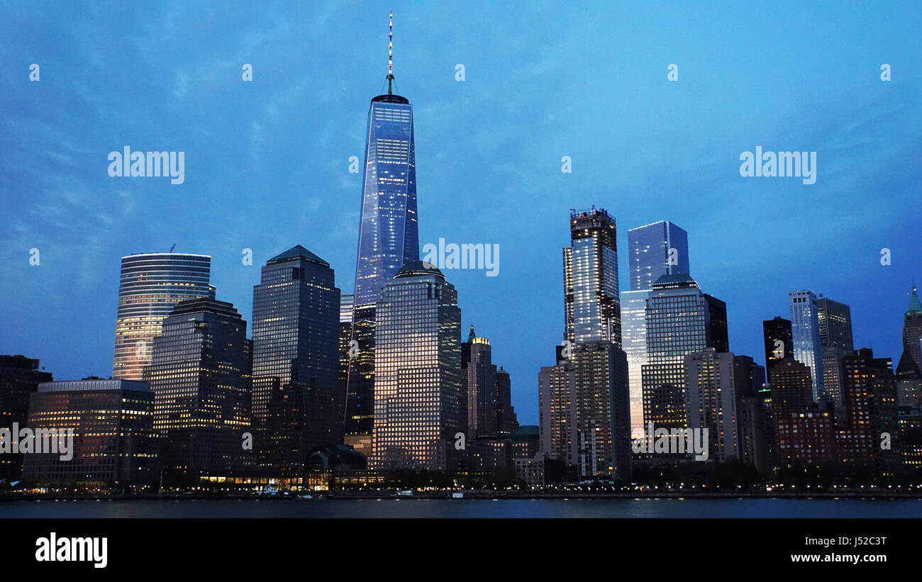 Skyline di New York dal fiume Hudson Foto Stock
