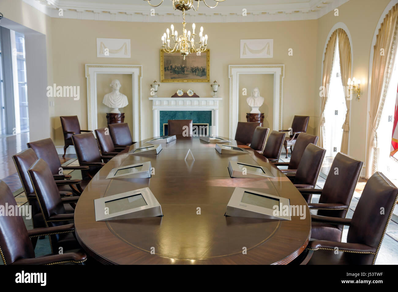 Little Rock Arkansas, William J. Clinton Presidential Library, full scale replica Cabinet Room, tavolo per conferenze, sedie, mostra collezione gov Foto Stock