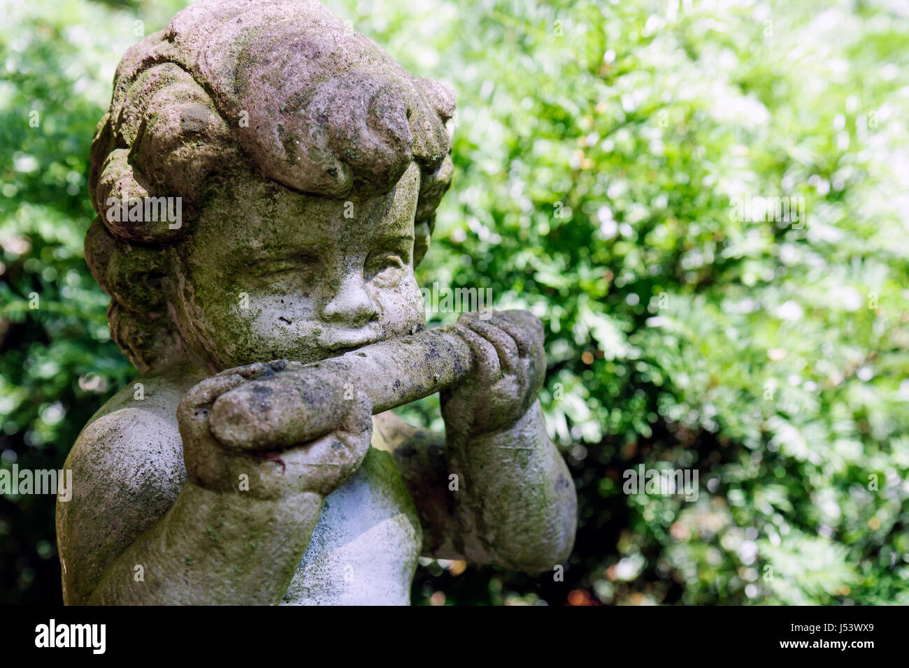 Statue da giardino d'epoca immagini e fotografie stock ad alta risoluzione  - Alamy