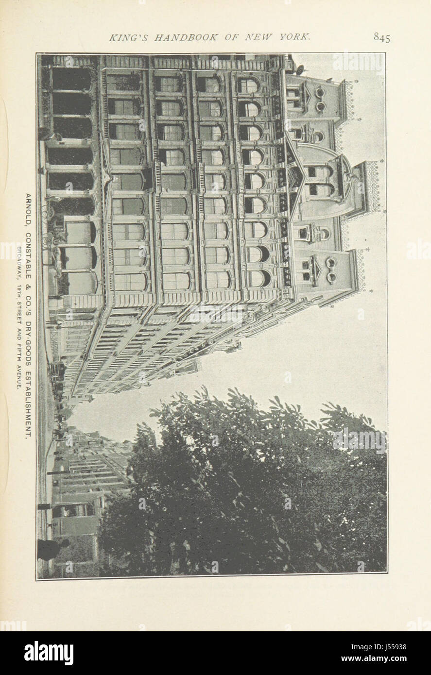 Questa seconda edizione del "King's Handbook of New York City" fornisce una dettagliata storia e descrizione di New York, evidenziandone lo sviluppo, i punti di riferimento chiave e il significato culturale. Include illustrazioni e approfondimenti sulla metropoli americana al momento della pubblicazione. Foto Stock