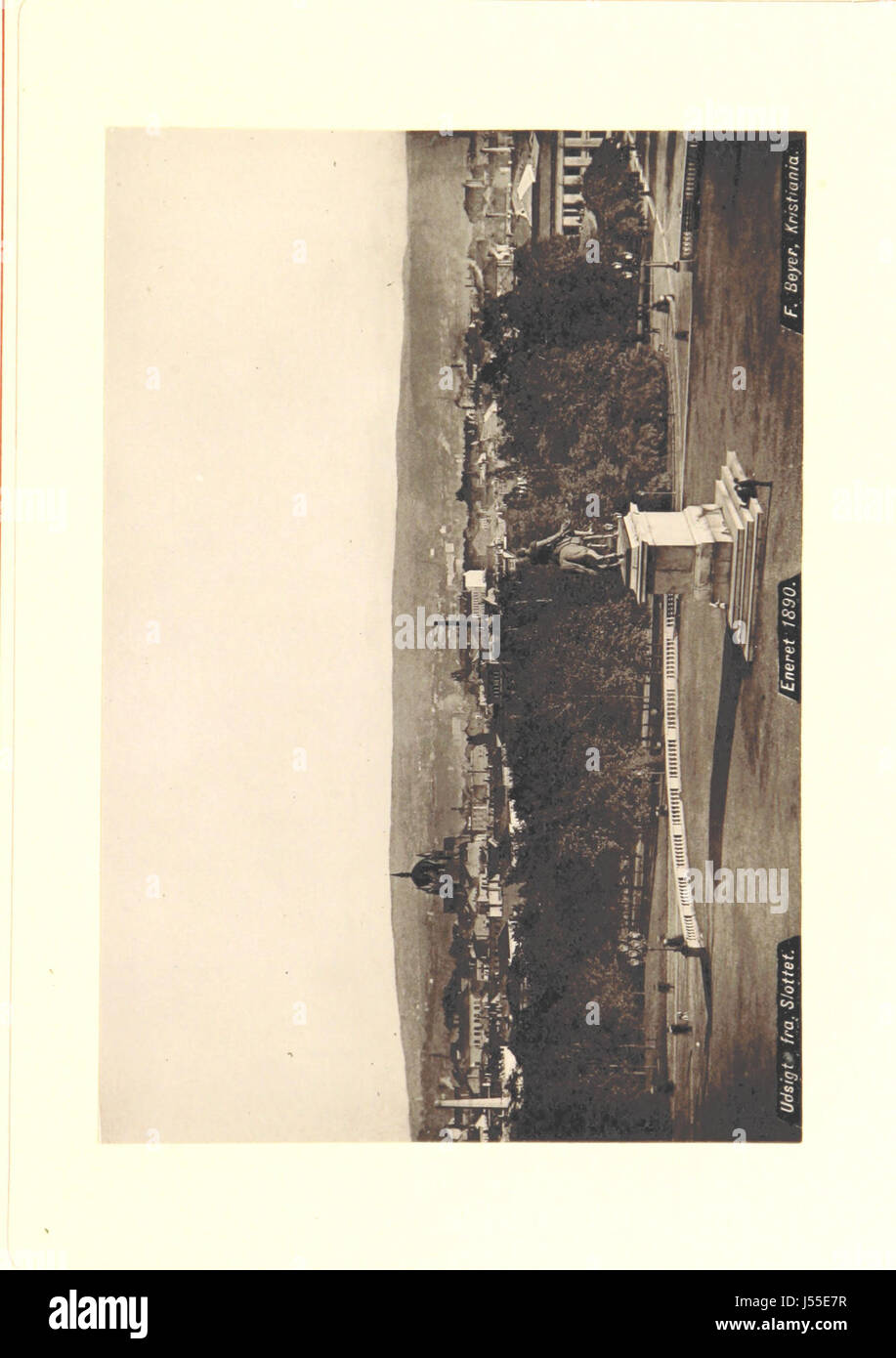 "Kristiania og Kristianienserne" è un'opera storica illustrata con fotografie che esplora la storia e lo sviluppo di Kristiania, oggi Oslo, e dei suoi abitanti. Foto Stock
