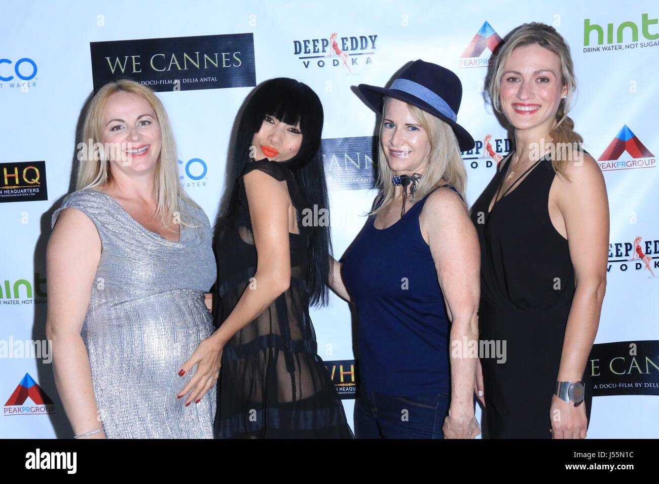 Premiere di "noi" di Cannes una Docu-Film da Delia Antal con: Delia Antal, Bai Ling, Margaret Rowe, Nika Khitrova dove: West Los Angeles, California, Stati Uniti quando: 13 Apr 2017 Credit: WENN.com Foto Stock