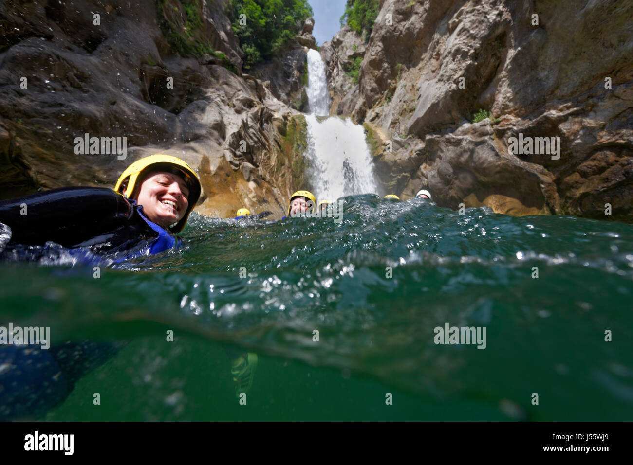 Canyoning nel fiume Cetina, Croazia Foto Stock