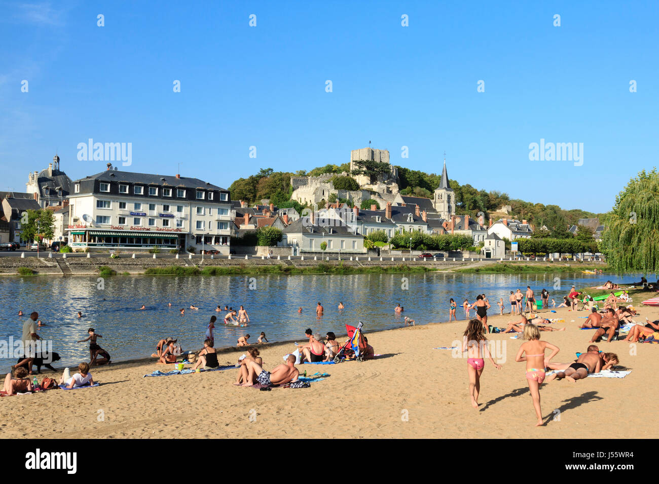 Francia, Loir et Cher, Montrichard, la spiaggia e la riva del fiume Cher Foto Stock