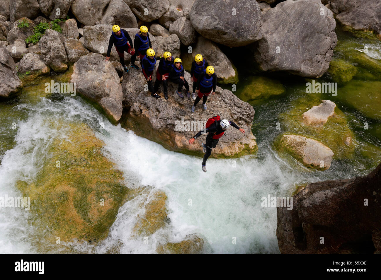 Canyoning nel fiume Cetina, Croazia Foto Stock