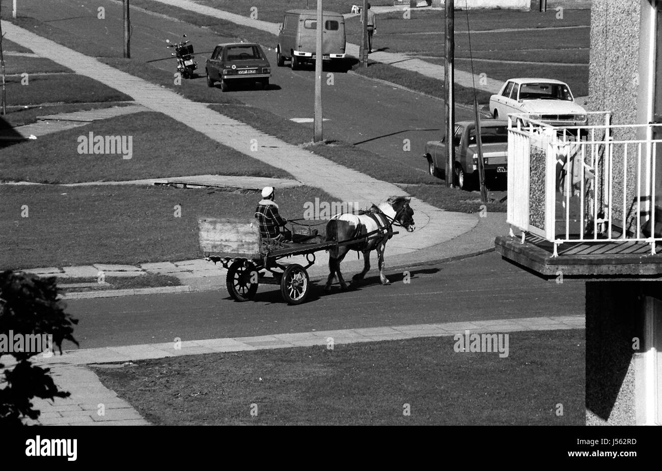 The Boulevard, Buttershaw Estate, Bradford, West Yorkshire, Regno Unito. Uno schema di alloggi del consiglio degli anni '50, un'autorità locale che si è estesa. Le immagini in bianco e nero del 1982 raffigurano l'ambiente circostante di un tipico lavello dell'Inghilterra settentrionale. Foto Stock