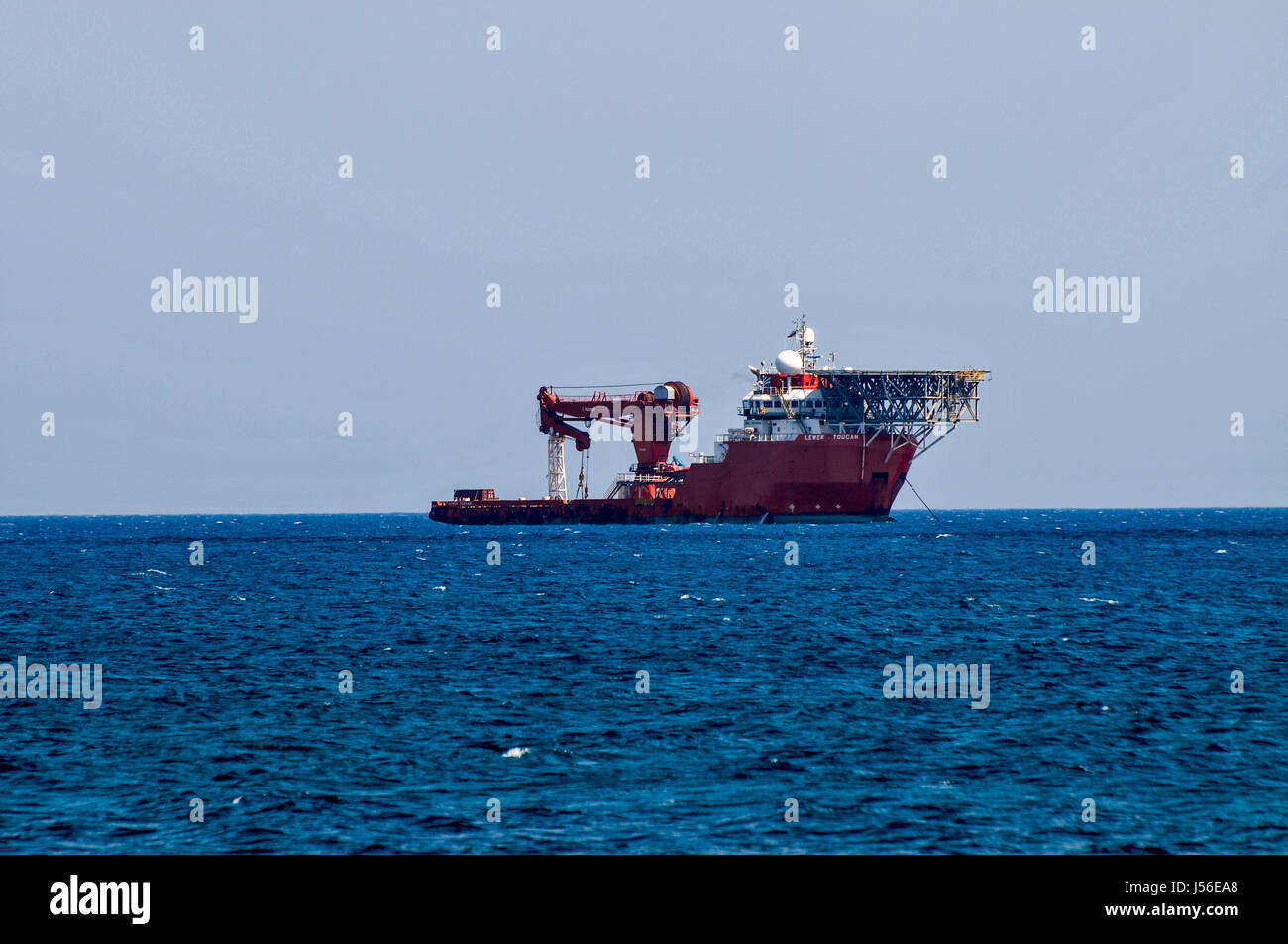 Nave da carico di entrare nel porto di Limassol, Cipro Foto Stock
