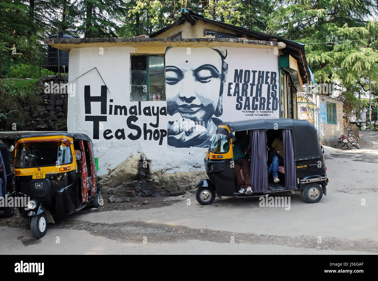 Tea shop in Dharamkot, McLeod Ganj, Himachal Pradesh. Foto Stock