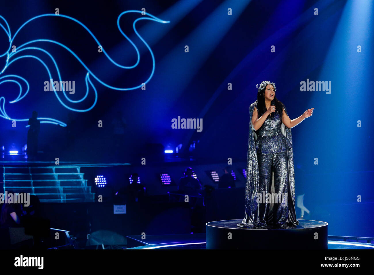 Kiev, Ucraina - 12 Maggio 2017: Jamala dall'Ucraina al Grand Final di prove durante il Concorso Eurovisione della canzone, a Kiev, Ucraina Foto Stock