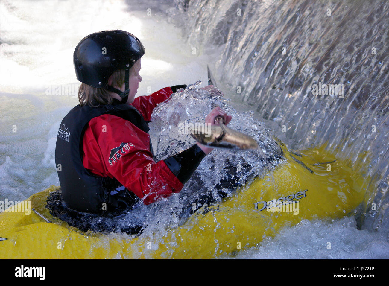 Onda, paddle,kayak, rodeo,weir,l'acqua,kayak,wildwasser,kanusport Foto Stock