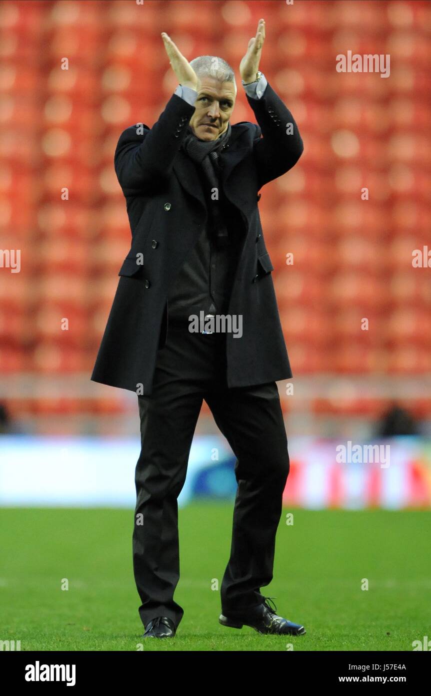 GRAHAM KAVANAGH ALLA FINE DEL GIOCO SUNDERLAND FC V CARLISLE UTD F STADIO DELLA LUCE SUNDERLAND INGHILTERRA 05 Gennaio 2014 Foto Stock
