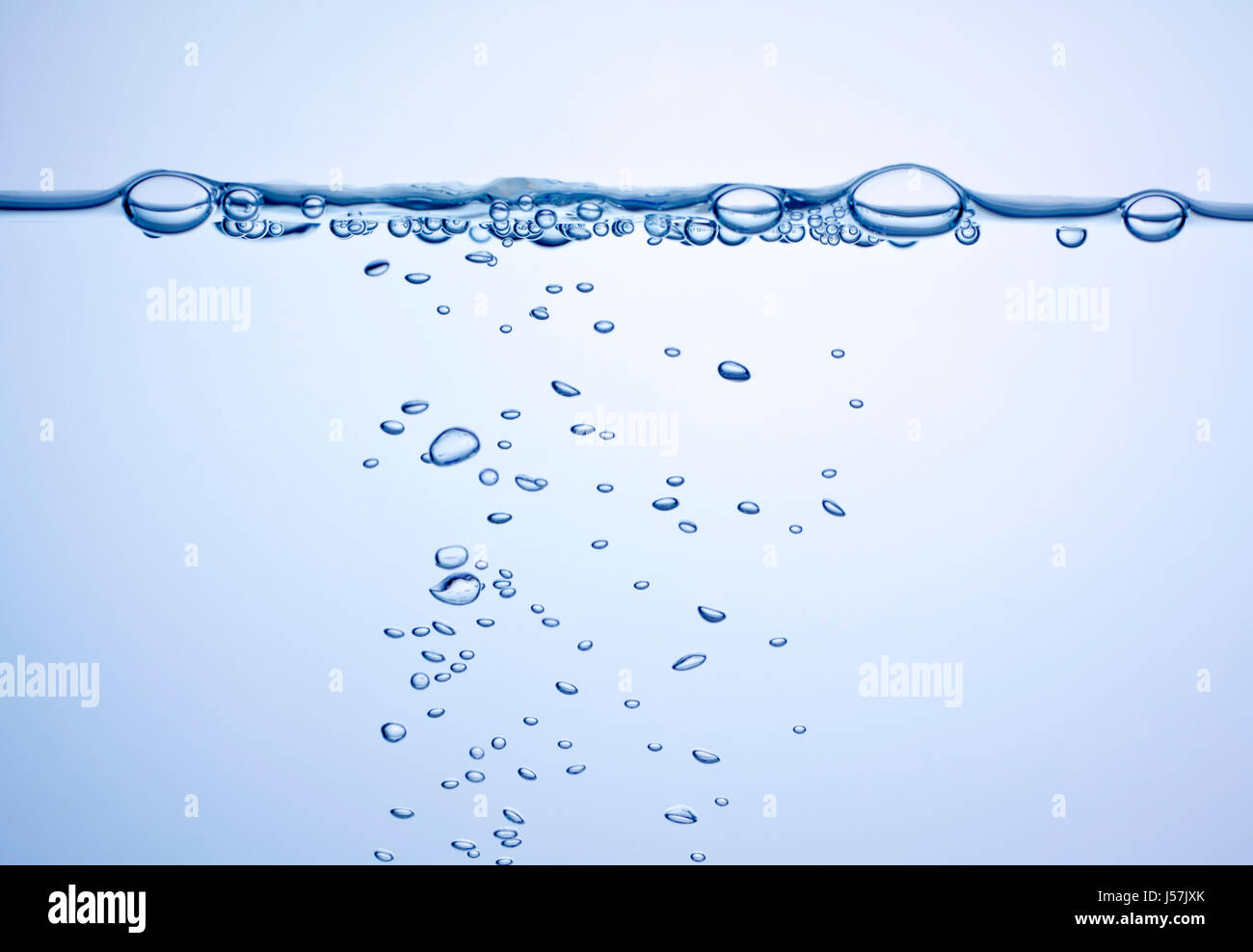 Linea di galleggiamento con bolle d'aria. Retroilluminazione, colore blu. Foto Stock