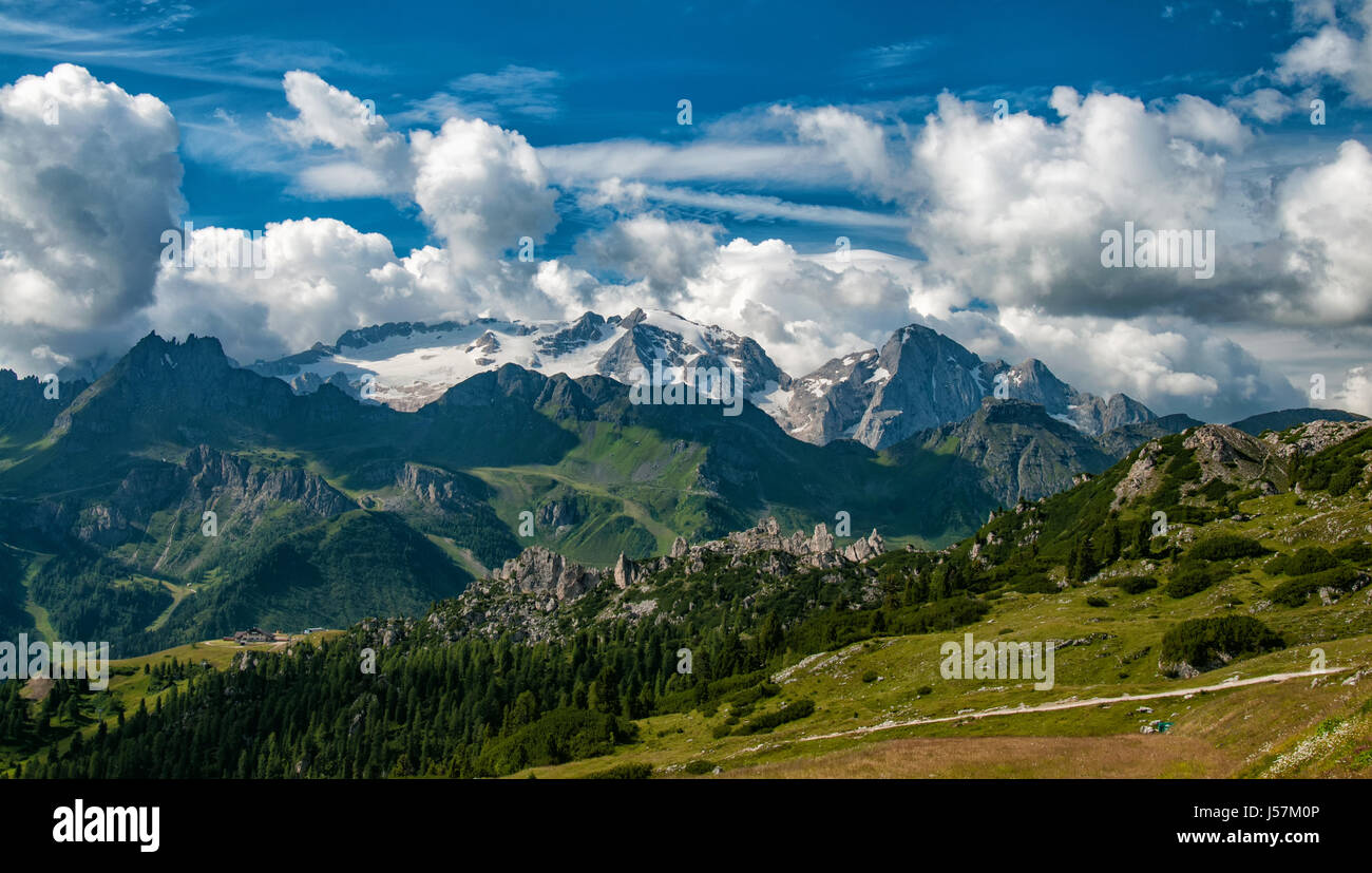 Vista panoramica dalla cima della Marmolada . Dolomiti. Alto Adige. Italia Foto Stock