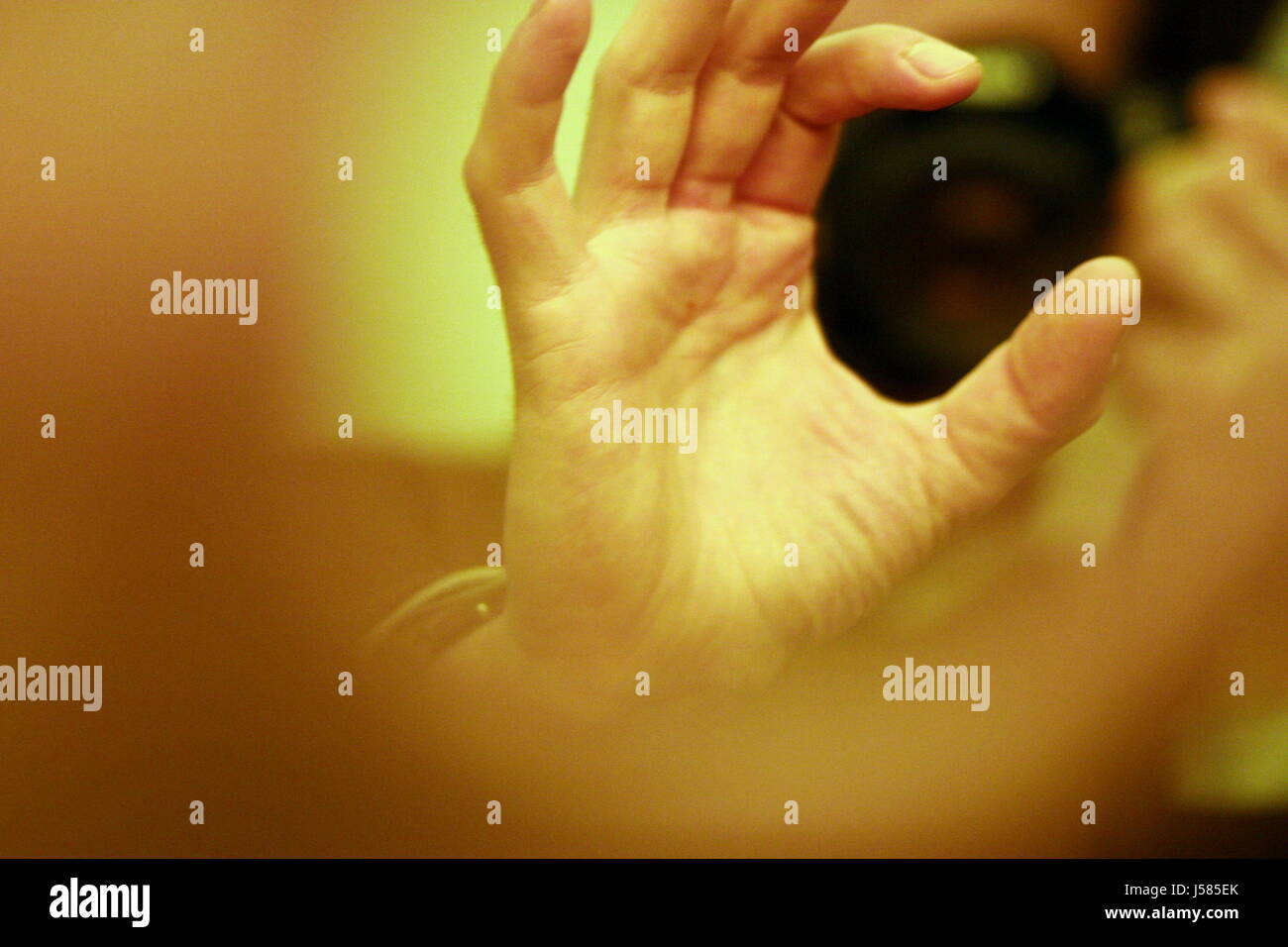 Foto d'arte messa a fuoco della fotocamera scatto fotografo premere daily rassegna stampa Foto Stock