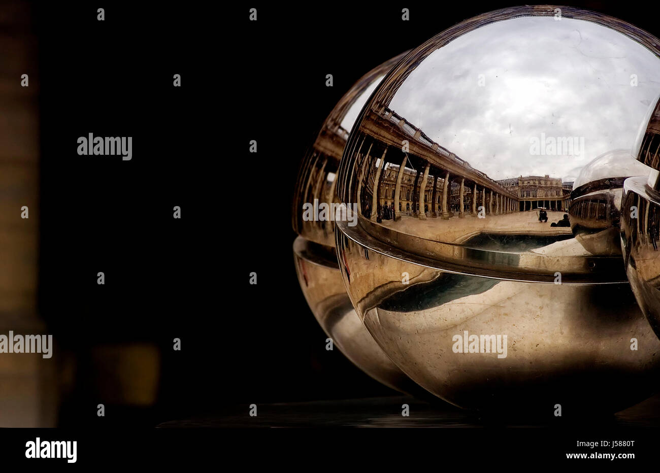 Dettaglio lavoro storico dell arte ambulacri colonne swarthy nero profondo jetblack Foto Stock