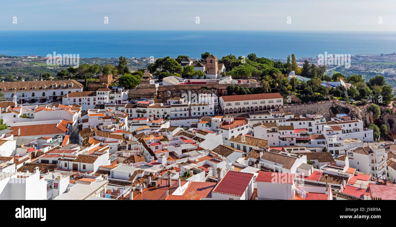 Mijas, Costa del Sol, provincia di Malaga, Andalusia, Spagna meridionale. Tipica città bianca poco distanti dalla Costa del Sol. Foto Stock