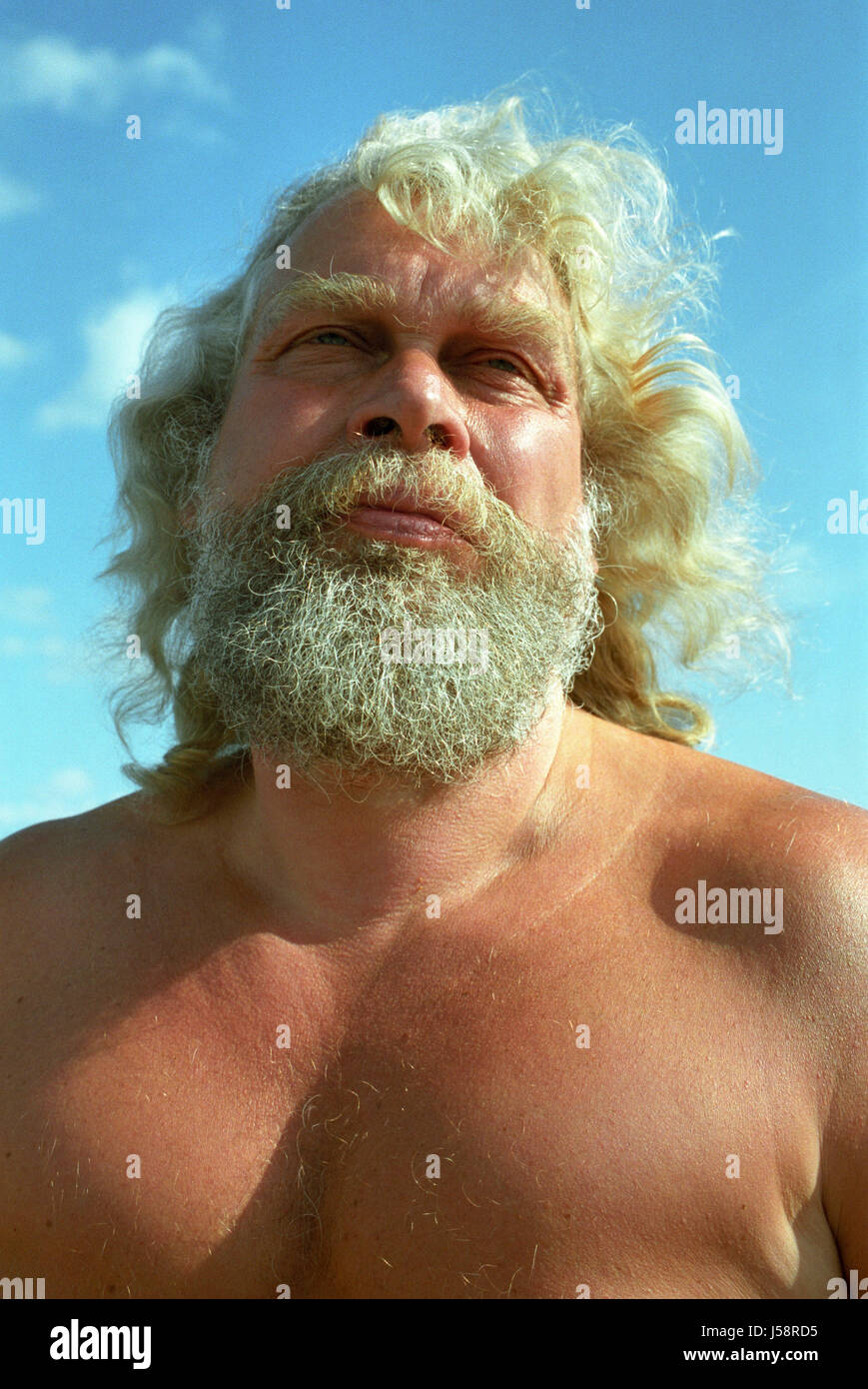 Muscoli meditativo barba interrogatorio invogliare barbuto barba folta critico Foto Stock