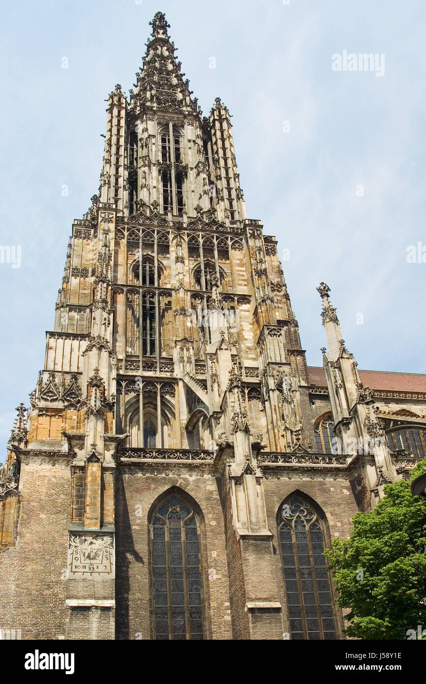 Torre storica chiesa di colonne steeple record vecchio merlata ulm ulmer Münster Foto Stock