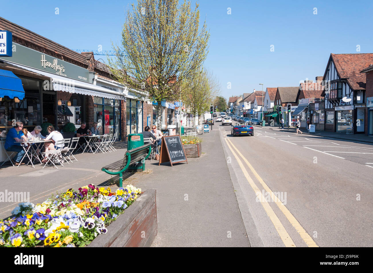 La strada, Ashtead, Surrey, England, Regno Unito Foto Stock