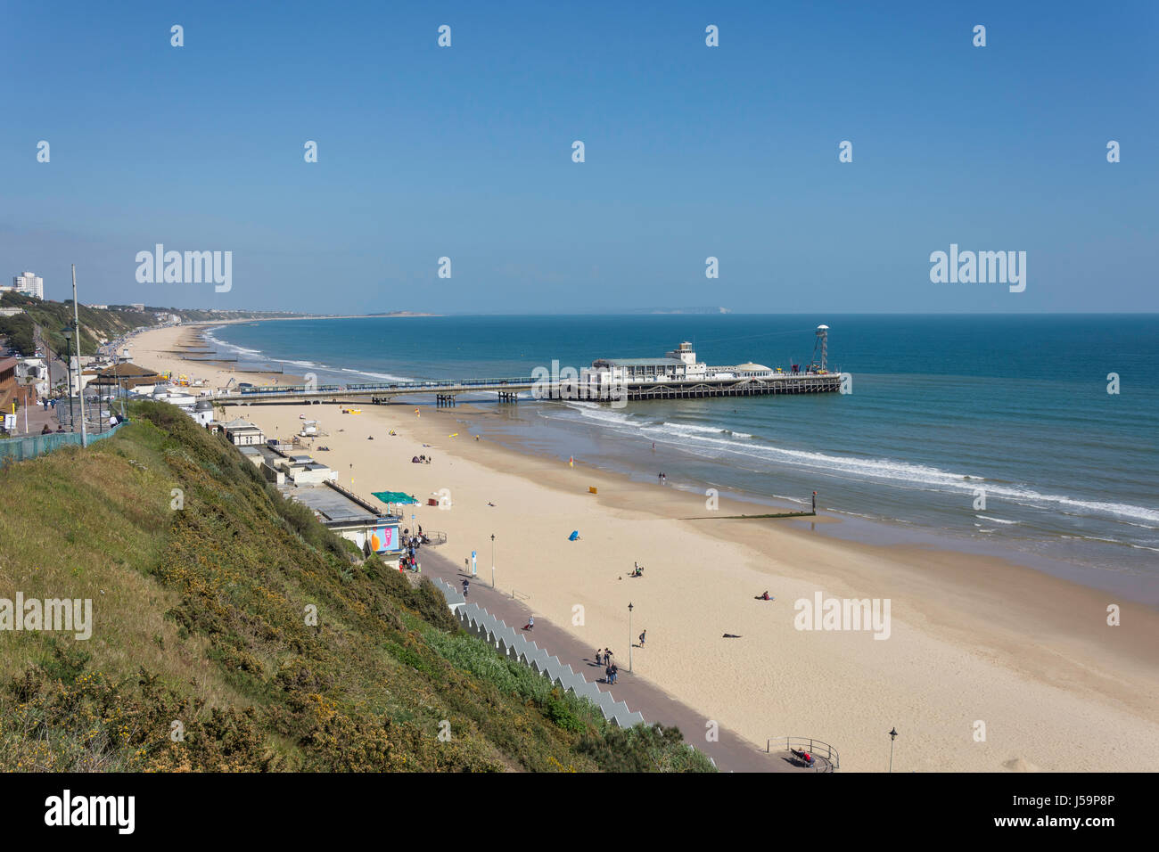 West Beach e Bournemouth Pier da West Cliff di Bournemouth Dorset, England, Regno Unito Foto Stock