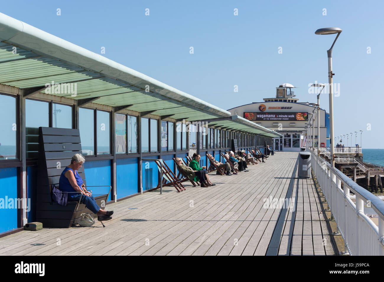 Il Boardwalk sul molo di Bournemouth, Bournemouth Dorset, England, Regno Unito Foto Stock