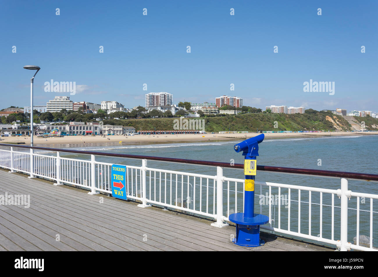 East Beach Promenade e bagno collina dal molo di Bournemouth, Bournemouth Dorset, England, Regno Unito Foto Stock