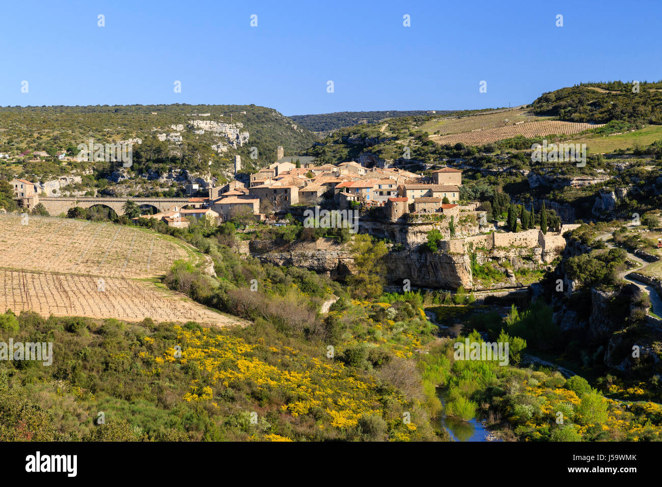 Francia, Herault, Minerve, etichettati Les Plus Beaux Villages de France (il più bel villaggio della Francia) e Cesse river Foto Stock