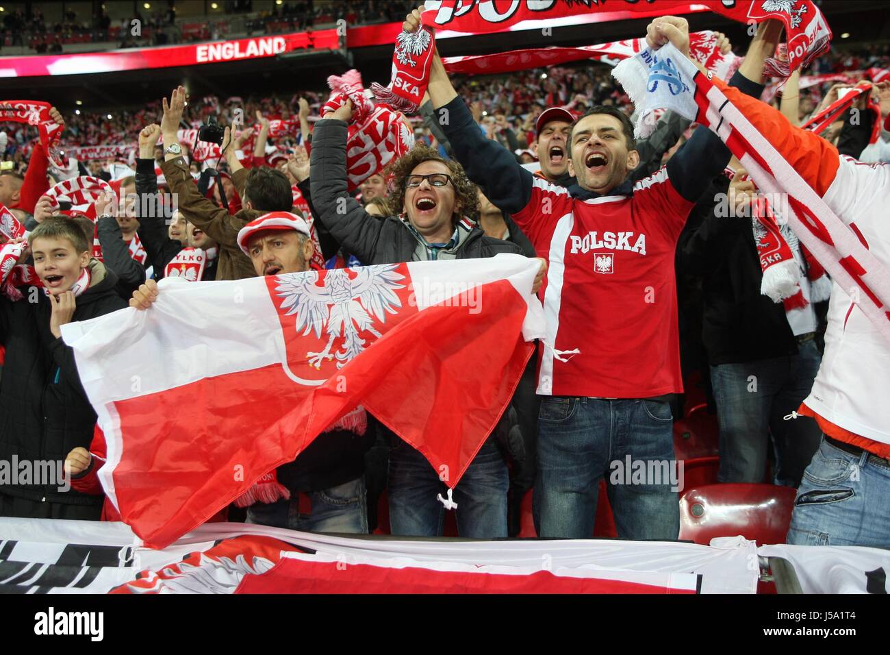 Ventole polacco INGHILTERRA V POLONIA INGHILTERRA V Polonia lo stadio di Wembley a Londra Inghilterra 15 Ottobre 2013 Foto Stock