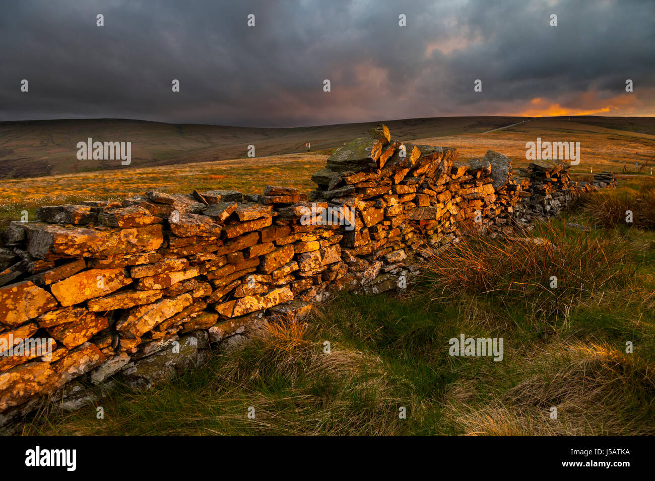 Marsden Moor, nelle vicinanze del The Pennine Way, al tramonto, West Yorkshire, Inghilterra, Regno Unito Foto Stock