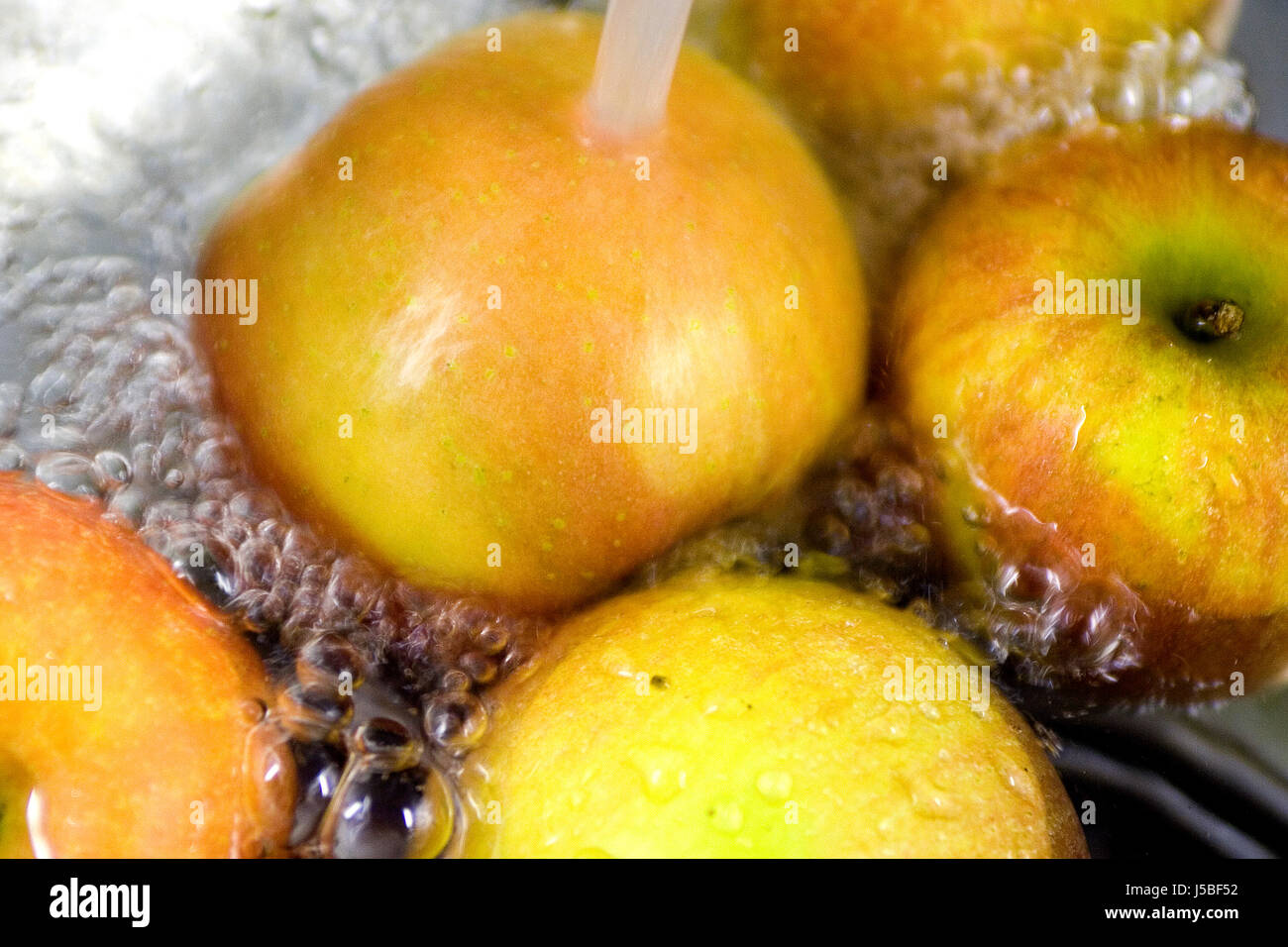 Argento verde di alta qualità di mele di acciaio apple cucina cucina lavaggio rullo di lavaggio Foto Stock